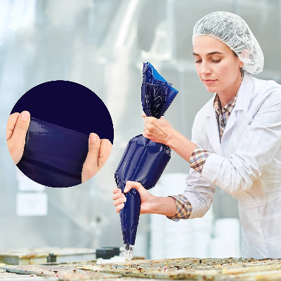 Poche à douille professionnelle XXL anti éclatement utilisée en pâtisserie pour appliquer crème avec une pression maîtrisée