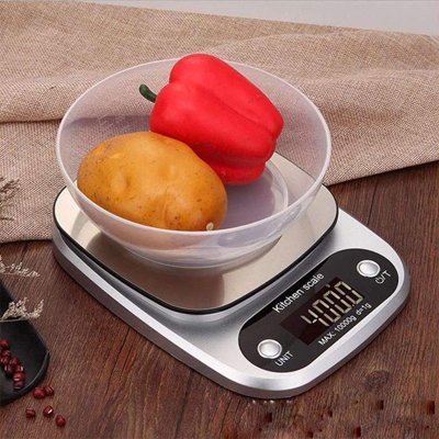 Balance Cuisine numérique pesant pomme de terre et poivron rouge bol
