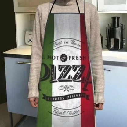 Personne portant tablier de cuisine aux couleurs du drapeau italien avec motif Pizza debout dans cuisine moderne