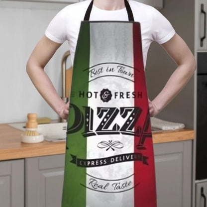 Personne portant tablier de cuisine aux couleurs drapeau italien avec motif Pizza debout dans cuisine