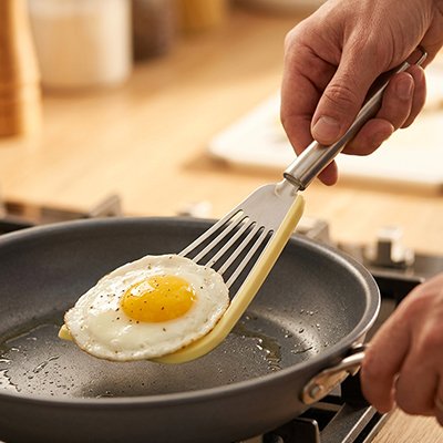 Spatule Cuisine pour sortir oeuf au plat                                                                                                        